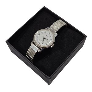 Timex Vintage Stainless Steel Expansion Bracelet Watch Water Resistant